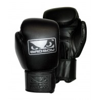 Боксерские перчатки для тайского бокса BAD BOY Pro Series 2.0 Thai II Gloves